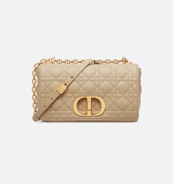Luxury Handbags for Fashion Enthusiasts - 7077