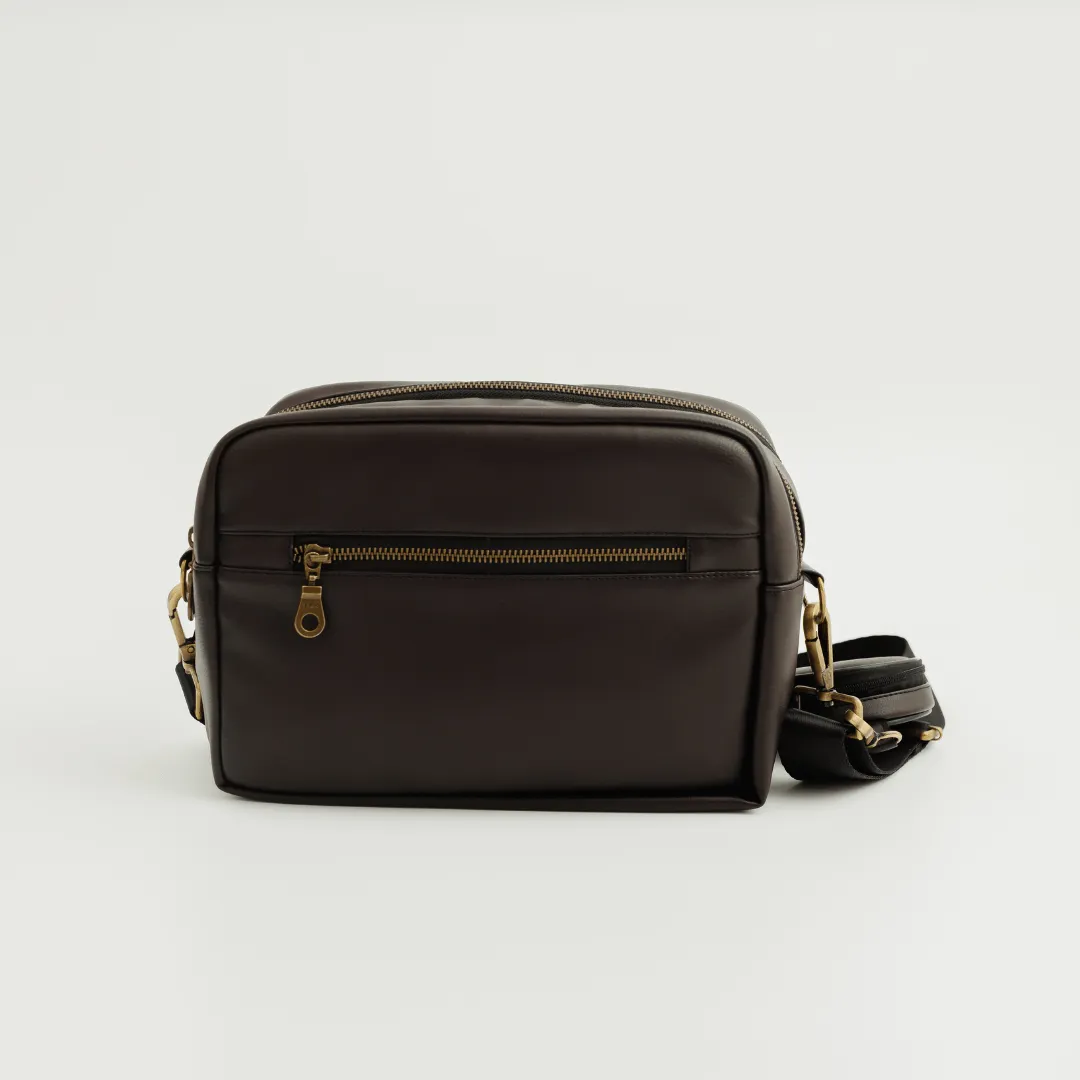 The MochaMama Sling Diaper Bag (Leather)