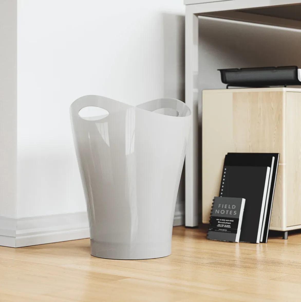 Umbra Garbino Trash Can– White – 2.25 Gallon